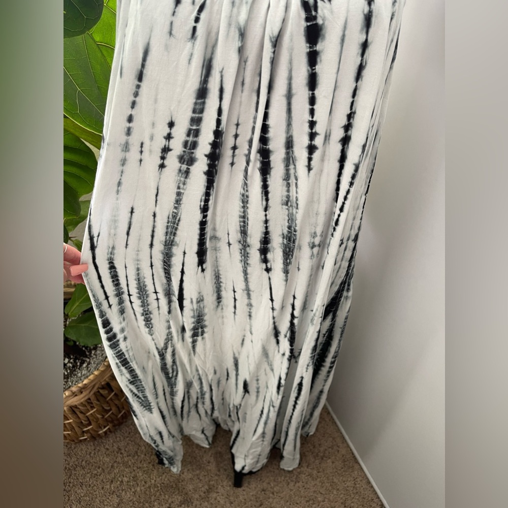 Dress - Picture 3 of 9